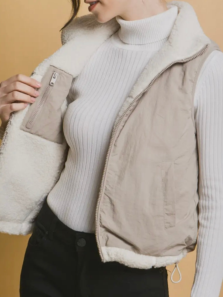 Holli Reversible Sherpa Vest - Latte