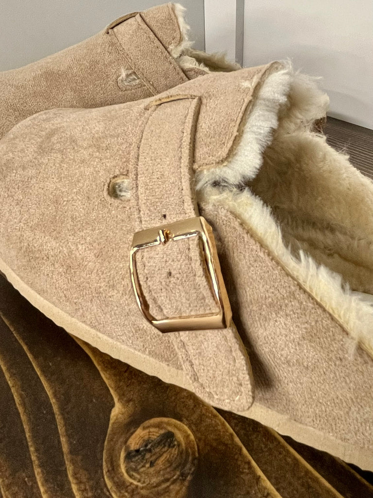 Maddie Fur-Lined Clog - Latte