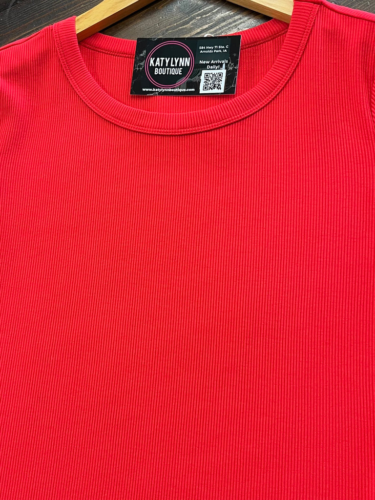 Amara Ribbed Short Sleeve Tees - Red