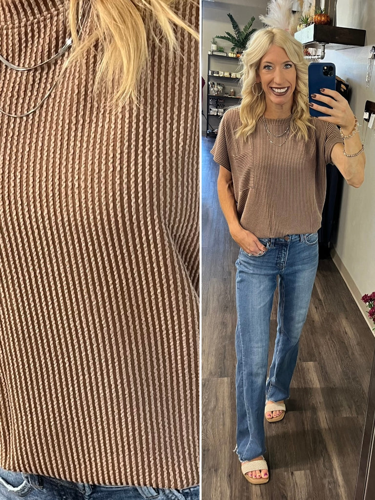 Tess Ribbed Pocket Tee - Mocha