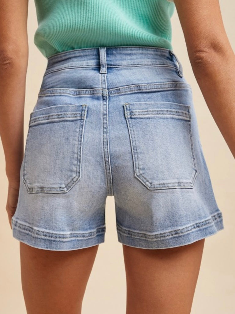 Selma Front Pocket Shorts - Light Wash