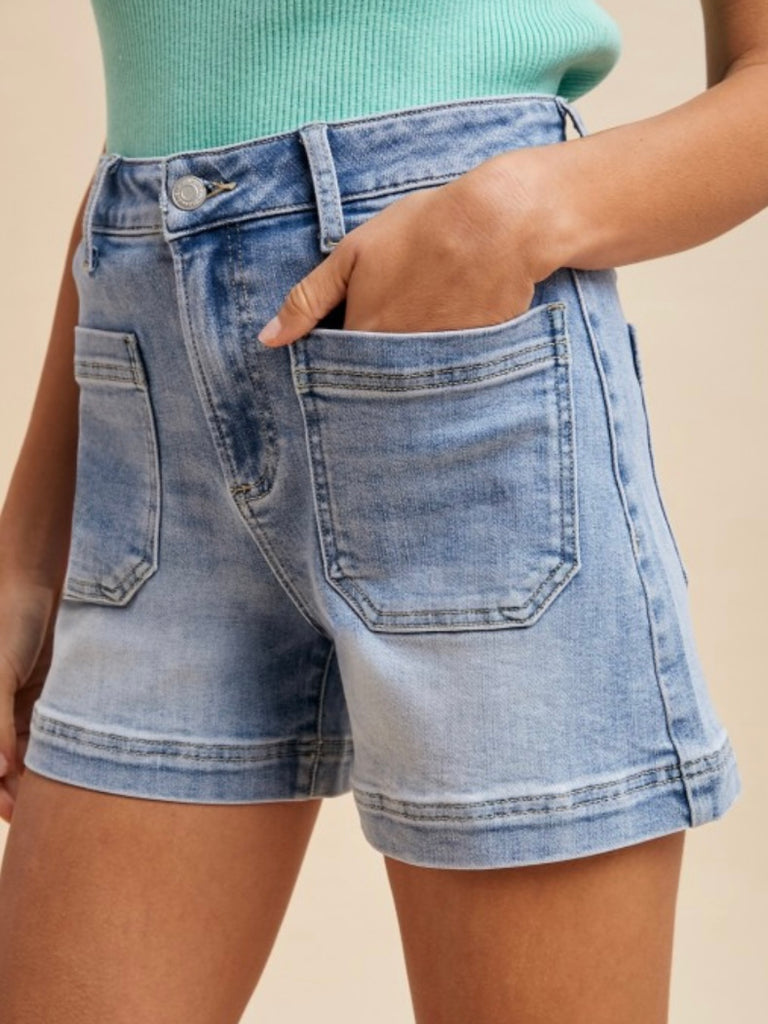 Selma Front Pocket Shorts - Light Wash
